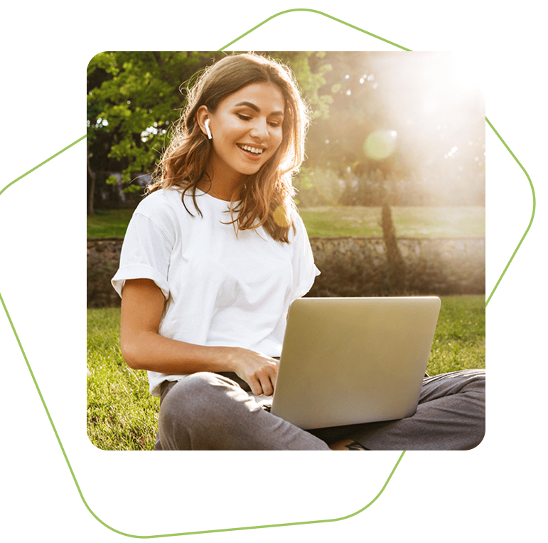 Mulher no computador